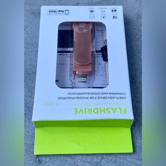 128 Gigabyte Apple IOS Compatible 3 in 1 USB Smartphone Flash Drive - Picture 3 of 11